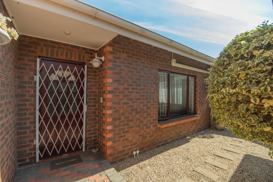 3 Bedroom Property for Sale in Summerstrand Eastern Cape